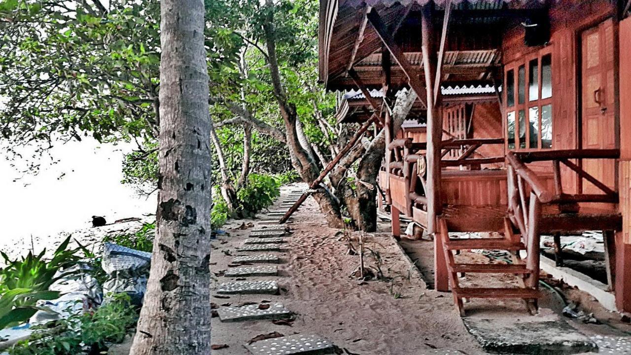 Libong Relax Beach Resort Trang Exterior photo